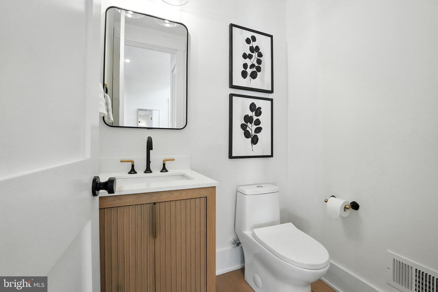 3140 HIGHLAND LN, FAIRFAX, Virginia 22031, 6 Bedrooms Bedrooms, ,6 BathroomsBathrooms,Residential,For sale,3140 HIGHLAND LN,VAFX2264244 MLS # VAFX2264244