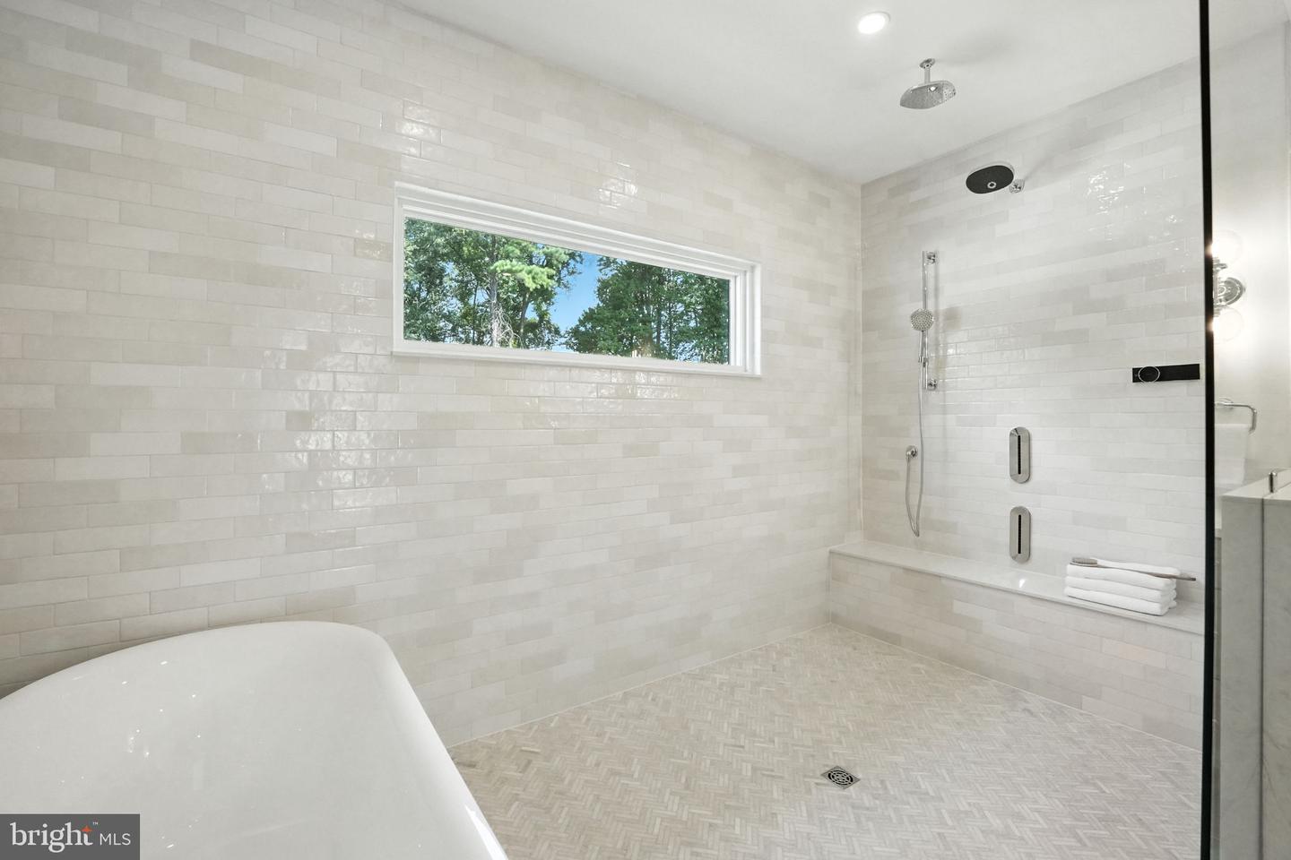 3140 HIGHLAND LN, FAIRFAX, Virginia 22031, 6 Bedrooms Bedrooms, ,6 BathroomsBathrooms,Residential,For sale,3140 HIGHLAND LN,VAFX2264244 MLS # VAFX2264244