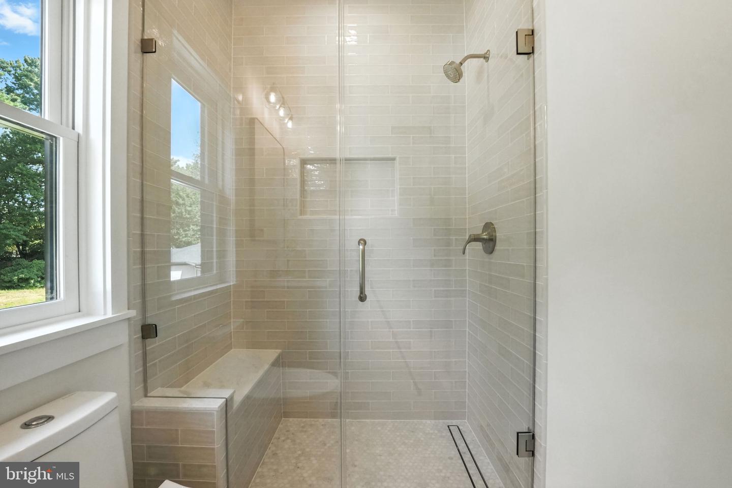 3140 HIGHLAND LN, FAIRFAX, Virginia 22031, 6 Bedrooms Bedrooms, ,6 BathroomsBathrooms,Residential,For sale,3140 HIGHLAND LN,VAFX2264244 MLS # VAFX2264244