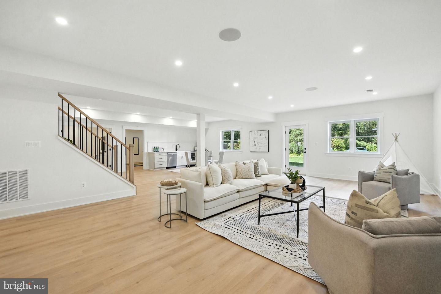 3140 HIGHLAND LN, FAIRFAX, Virginia 22031, 6 Bedrooms Bedrooms, ,6 BathroomsBathrooms,Residential,For sale,3140 HIGHLAND LN,VAFX2264244 MLS # VAFX2264244