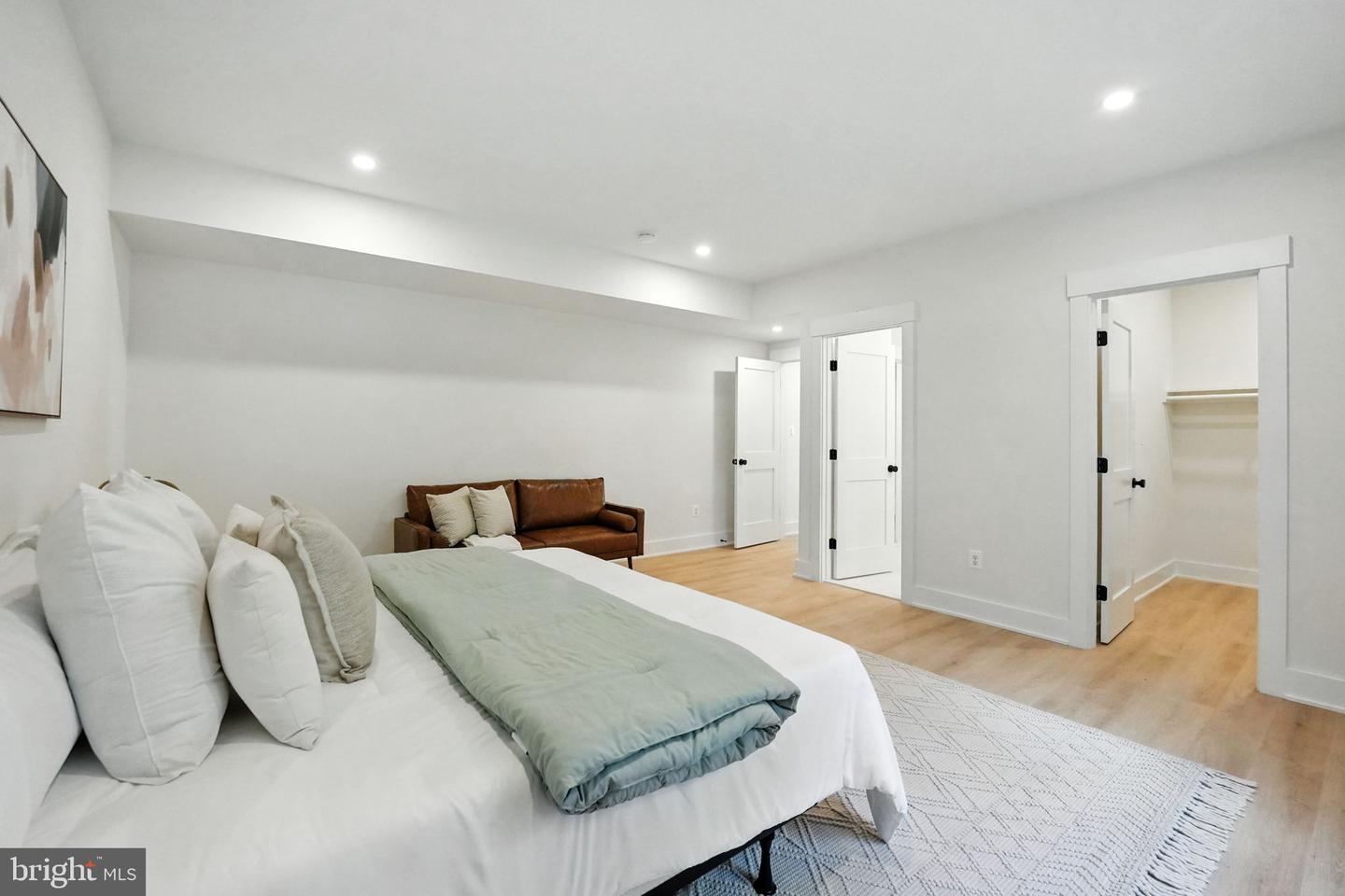 3140 HIGHLAND LN, FAIRFAX, Virginia 22031, 6 Bedrooms Bedrooms, ,6 BathroomsBathrooms,Residential,For sale,3140 HIGHLAND LN,VAFX2264244 MLS # VAFX2264244