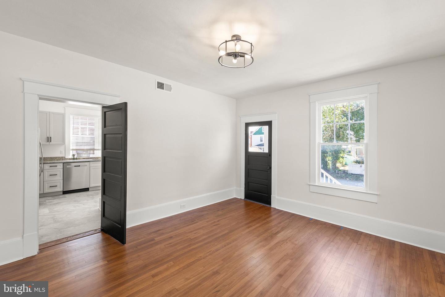 501 NATIONAL AVE, WINCHESTER, Virginia 22601, 4 Bedrooms Bedrooms, ,1 BathroomBathrooms,Residential,For sale,501 NATIONAL AVE,VAWI2008998 MLS # VAWI2008998