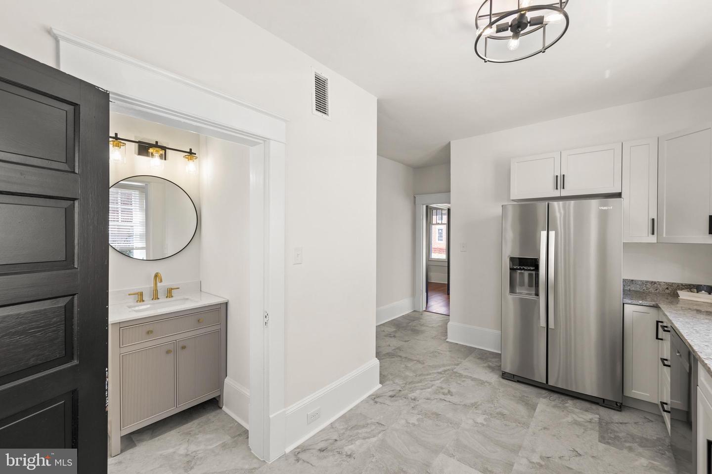 501 NATIONAL AVE, WINCHESTER, Virginia 22601, 4 Bedrooms Bedrooms, ,1 BathroomBathrooms,Residential,For sale,501 NATIONAL AVE,VAWI2008998 MLS # VAWI2008998