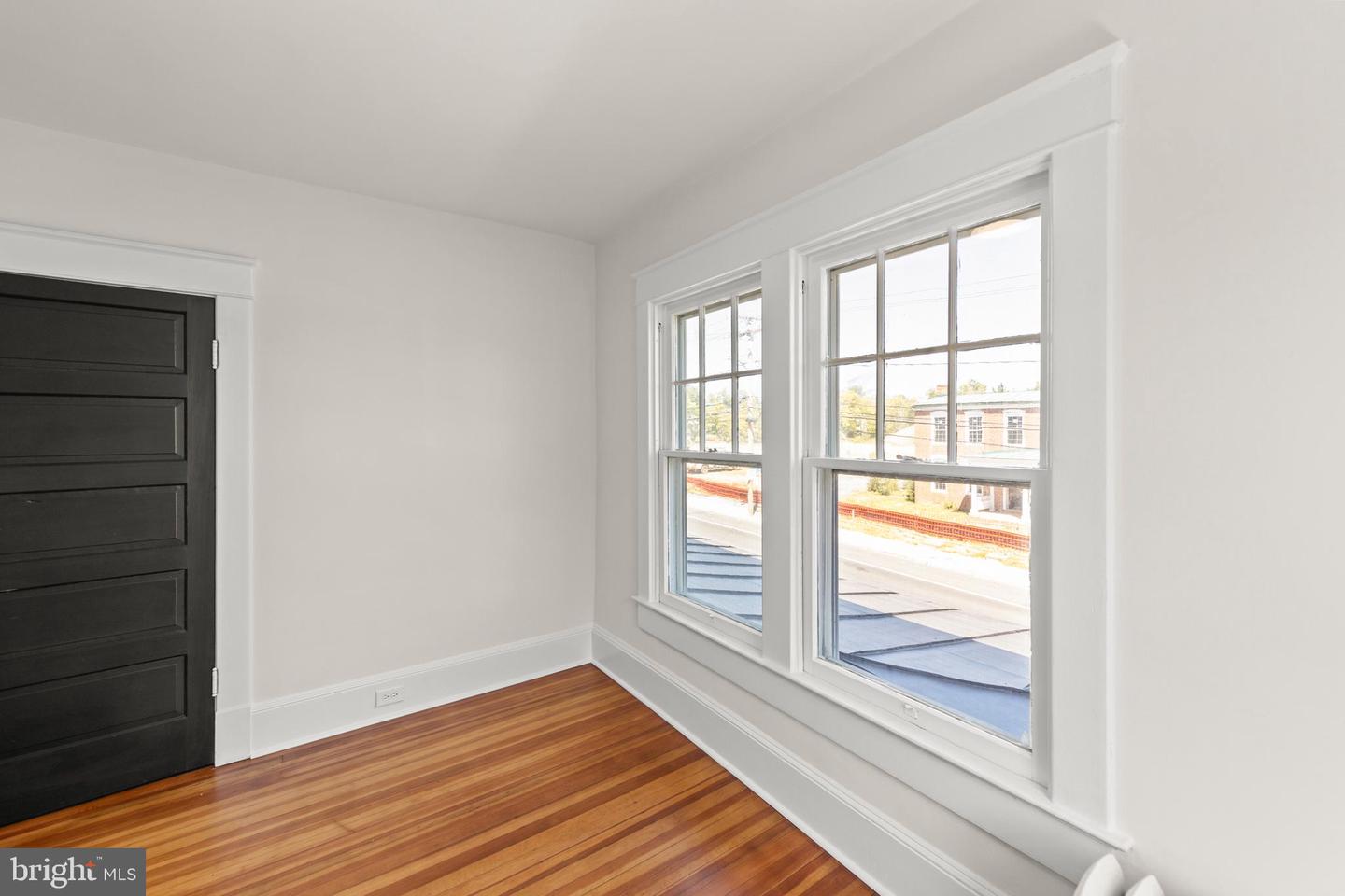 501 NATIONAL AVE, WINCHESTER, Virginia 22601, 4 Bedrooms Bedrooms, ,1 BathroomBathrooms,Residential,For sale,501 NATIONAL AVE,VAWI2008998 MLS # VAWI2008998