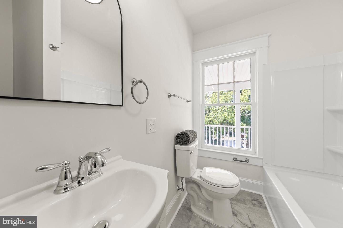 501 NATIONAL AVE, WINCHESTER, Virginia 22601, 4 Bedrooms Bedrooms, ,1 BathroomBathrooms,Residential,For sale,501 NATIONAL AVE,VAWI2008998 MLS # VAWI2008998