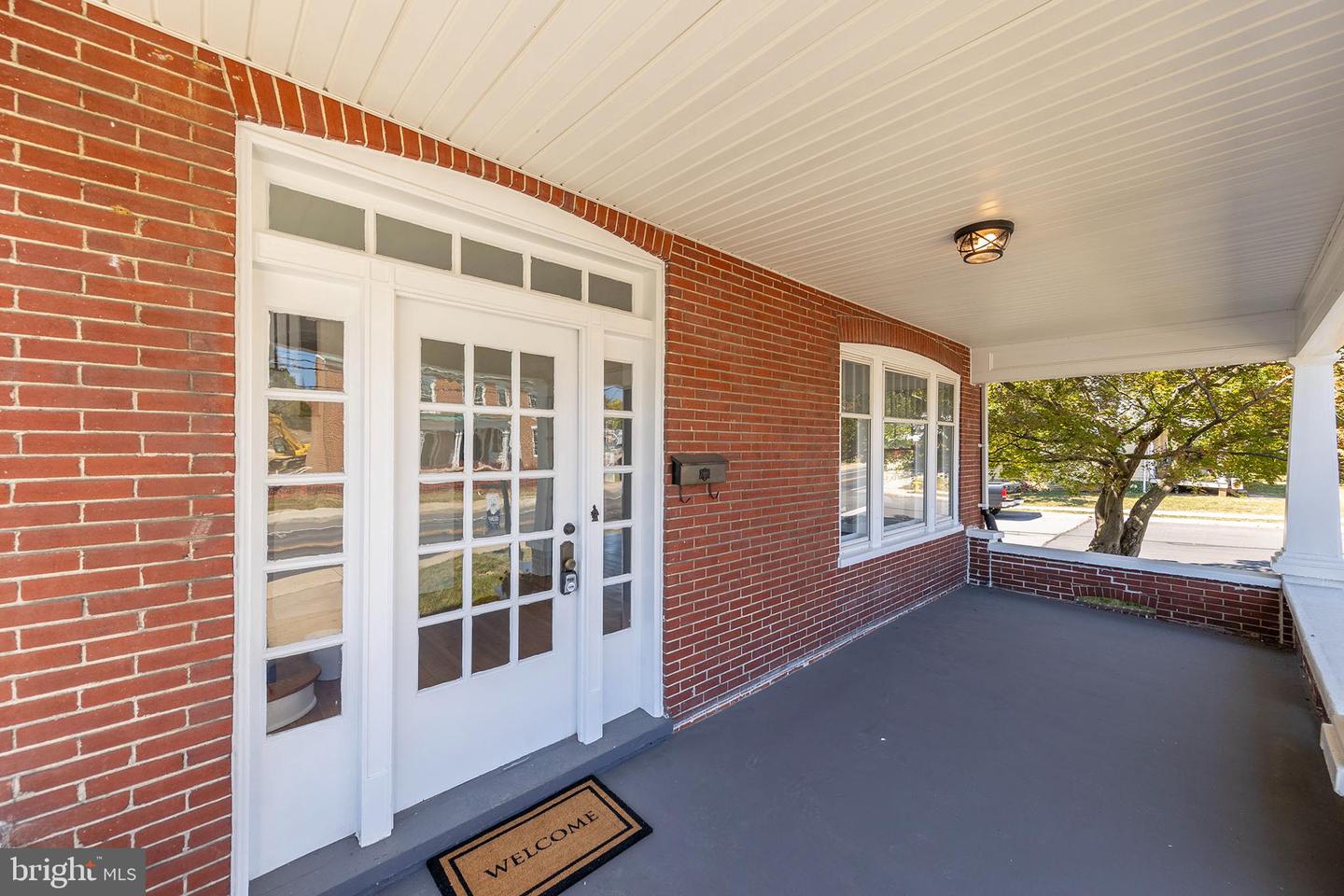 501 NATIONAL AVE, WINCHESTER, Virginia 22601, 4 Bedrooms Bedrooms, ,1 BathroomBathrooms,Residential,For sale,501 NATIONAL AVE,VAWI2008998 MLS # VAWI2008998