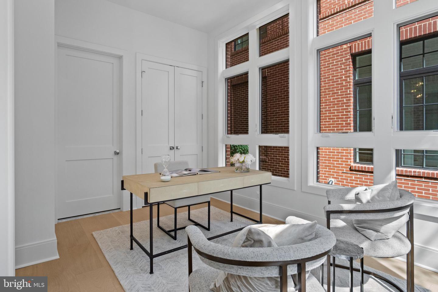 223 S UNION ST, ALEXANDRIA, Virginia 22314, 4 Bedrooms Bedrooms, 16 Rooms Rooms,4 BathroomsBathrooms,Residential,For sale,223 S UNION ST,VAAX2049196 MLS # VAAX2049196