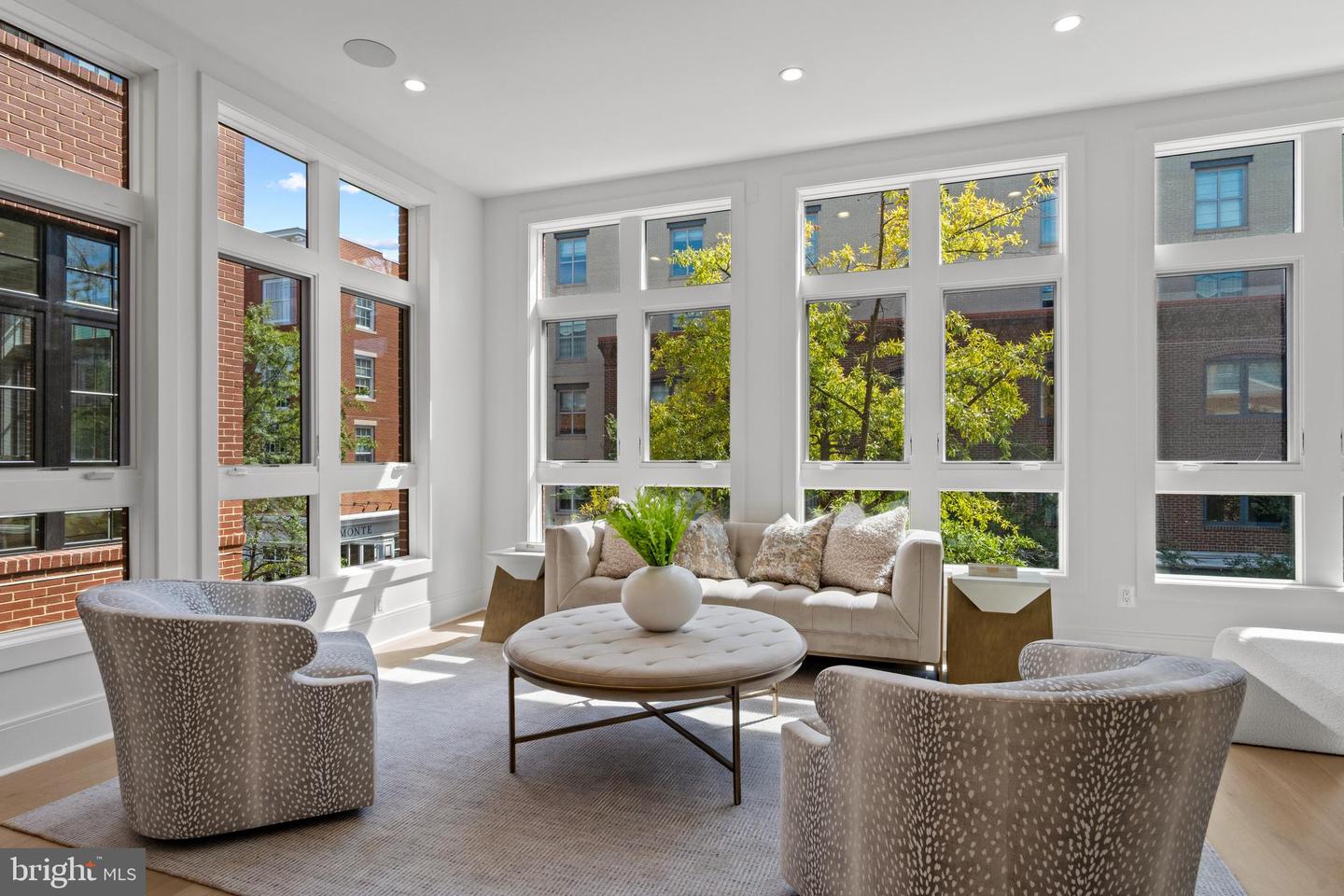 223 S UNION ST, ALEXANDRIA, Virginia 22314, 4 Bedrooms Bedrooms, 16 Rooms Rooms,4 BathroomsBathrooms,Residential,For sale,223 S UNION ST,VAAX2049196 MLS # VAAX2049196