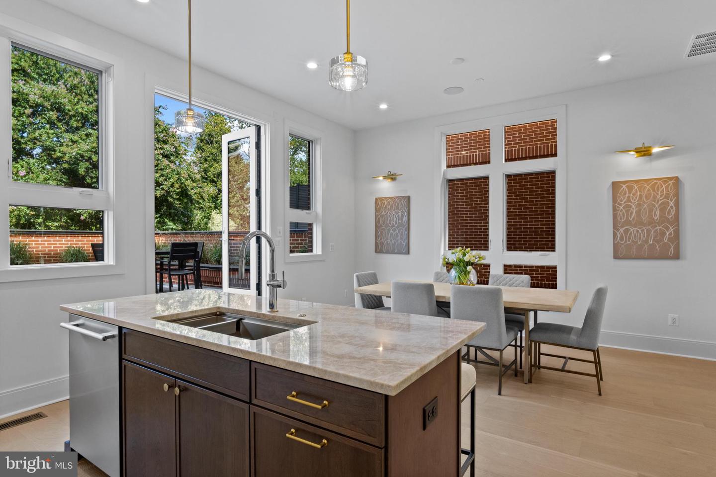 223 S UNION ST, ALEXANDRIA, Virginia 22314, 4 Bedrooms Bedrooms, 16 Rooms Rooms,4 BathroomsBathrooms,Residential,For sale,223 S UNION ST,VAAX2049196 MLS # VAAX2049196