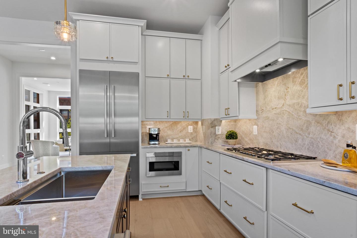 223 S UNION ST, ALEXANDRIA, Virginia 22314, 4 Bedrooms Bedrooms, 16 Rooms Rooms,4 BathroomsBathrooms,Residential,For sale,223 S UNION ST,VAAX2049196 MLS # VAAX2049196