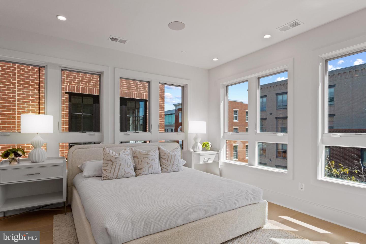 223 S UNION ST, ALEXANDRIA, Virginia 22314, 4 Bedrooms Bedrooms, 16 Rooms Rooms,4 BathroomsBathrooms,Residential,For sale,223 S UNION ST,VAAX2049196 MLS # VAAX2049196