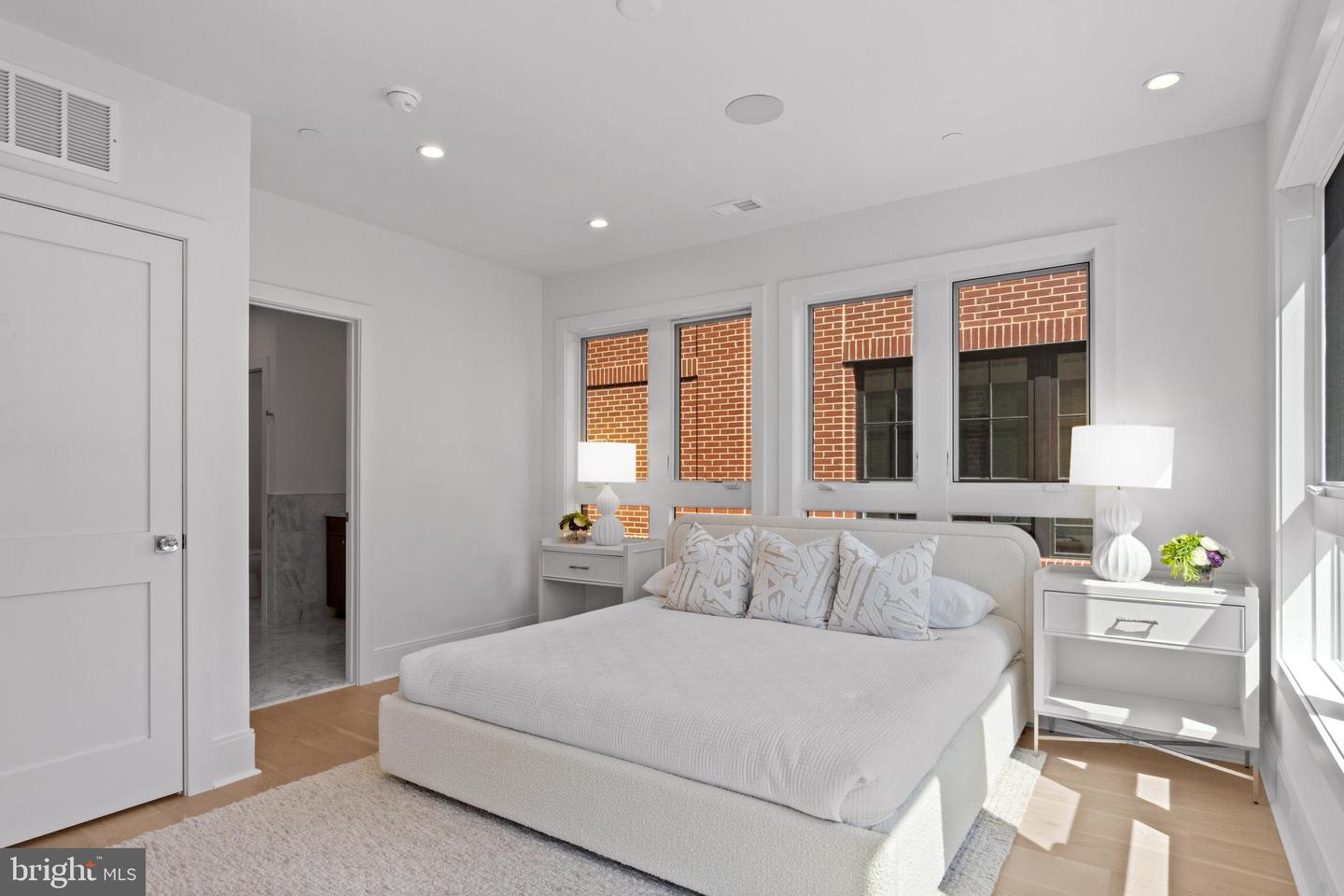 223 S UNION ST, ALEXANDRIA, Virginia 22314, 4 Bedrooms Bedrooms, 16 Rooms Rooms,4 BathroomsBathrooms,Residential,For sale,223 S UNION ST,VAAX2049196 MLS # VAAX2049196
