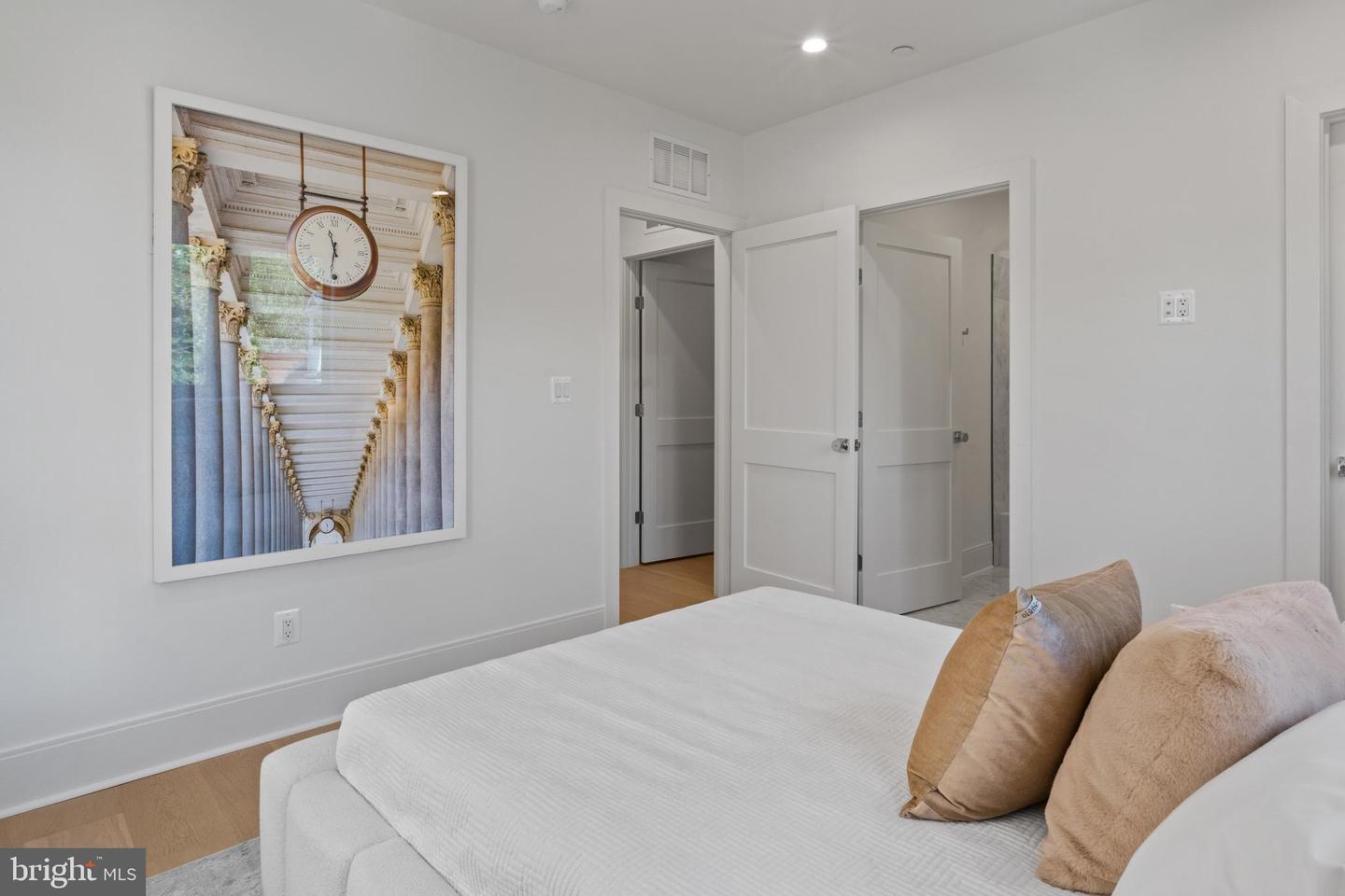 223 S UNION ST, ALEXANDRIA, Virginia 22314, 4 Bedrooms Bedrooms, 16 Rooms Rooms,4 BathroomsBathrooms,Residential,For sale,223 S UNION ST,VAAX2049196 MLS # VAAX2049196