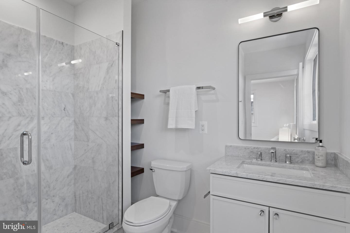 223 S UNION ST, ALEXANDRIA, Virginia 22314, 4 Bedrooms Bedrooms, 16 Rooms Rooms,4 BathroomsBathrooms,Residential,For sale,223 S UNION ST,VAAX2049196 MLS # VAAX2049196