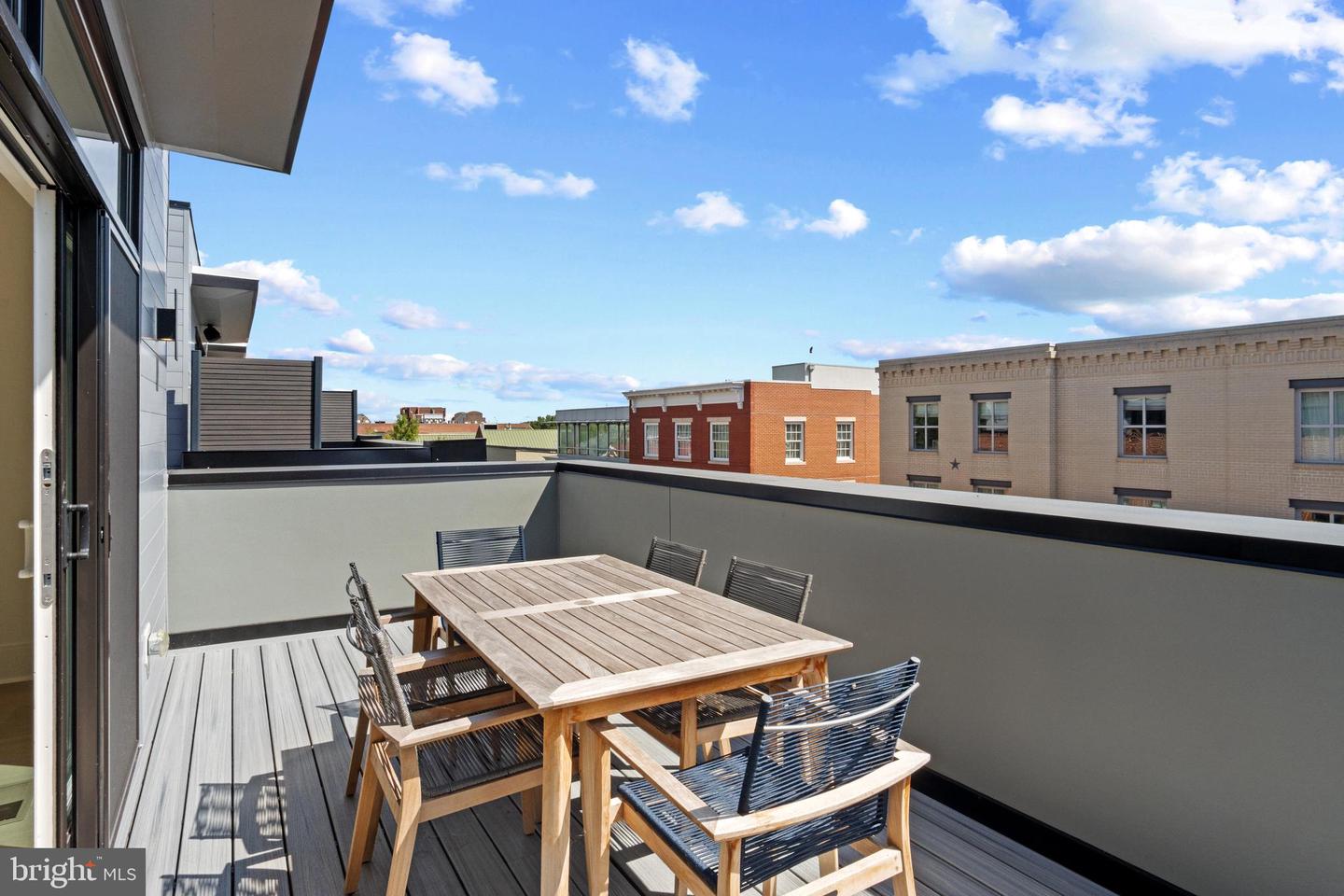 223 S UNION ST, ALEXANDRIA, Virginia 22314, 4 Bedrooms Bedrooms, 16 Rooms Rooms,4 BathroomsBathrooms,Residential,For sale,223 S UNION ST,VAAX2049196 MLS # VAAX2049196