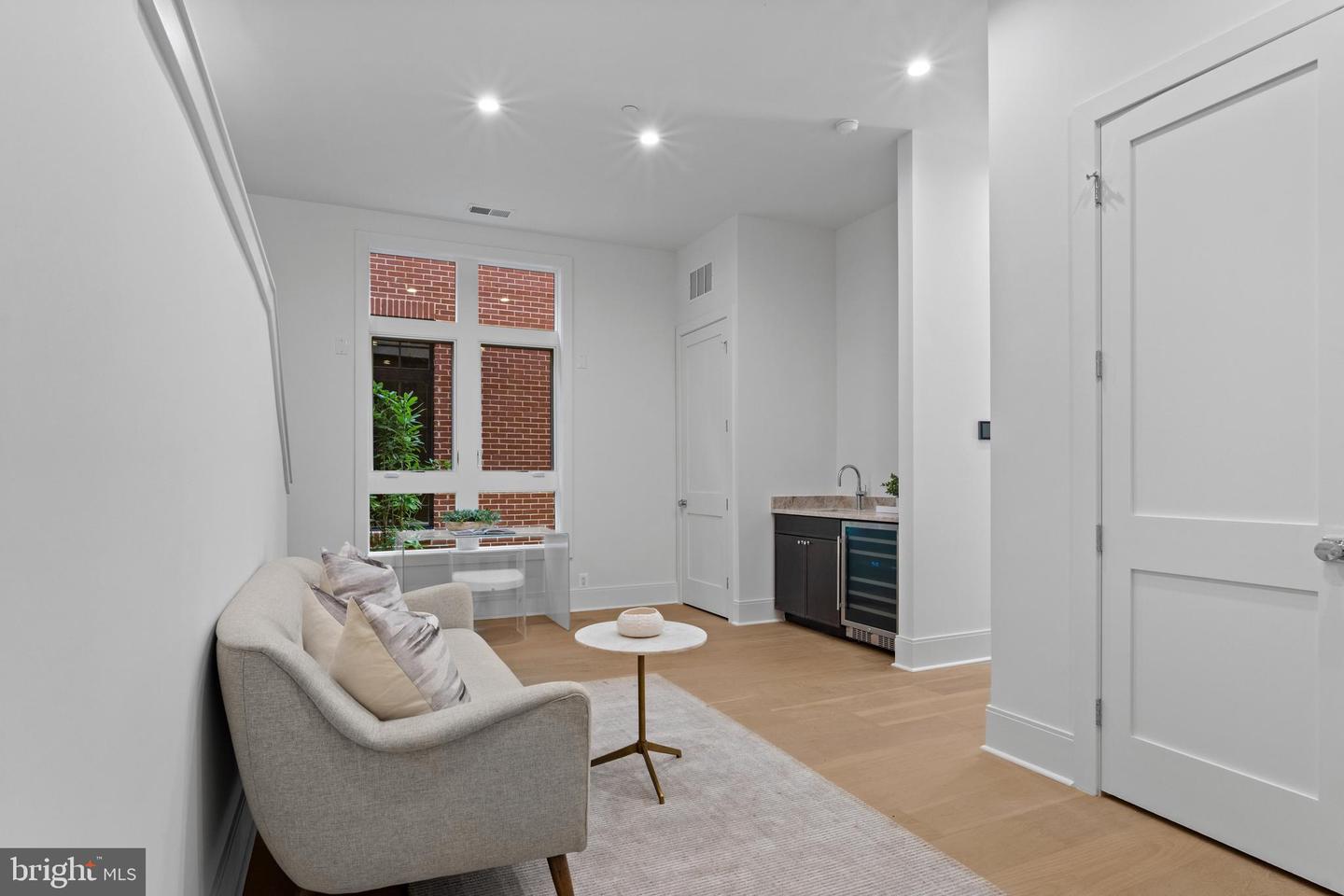 223 S UNION ST, ALEXANDRIA, Virginia 22314, 4 Bedrooms Bedrooms, 16 Rooms Rooms,4 BathroomsBathrooms,Residential,For sale,223 S UNION ST,VAAX2049196 MLS # VAAX2049196