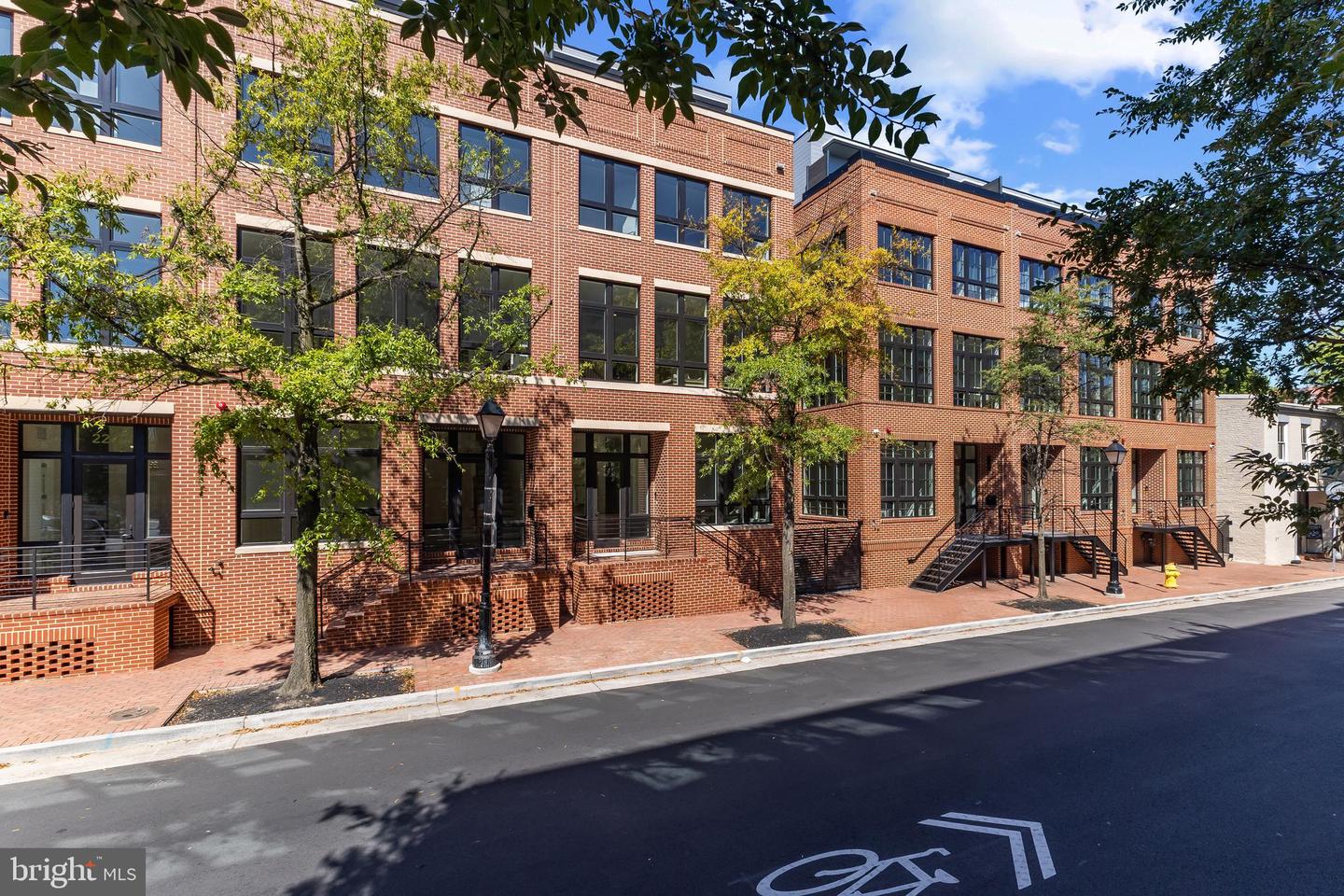 223 S UNION ST, ALEXANDRIA, Virginia 22314, 4 Bedrooms Bedrooms, 16 Rooms Rooms,4 BathroomsBathrooms,Residential,For sale,223 S UNION ST,VAAX2049196 MLS # VAAX2049196