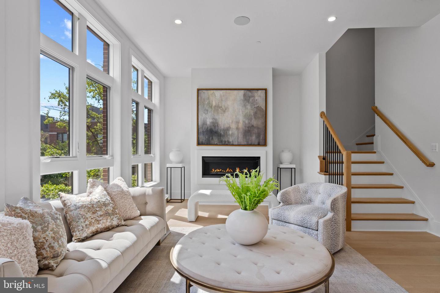 223 S UNION ST, ALEXANDRIA, Virginia 22314, 4 Bedrooms Bedrooms, 16 Rooms Rooms,4 BathroomsBathrooms,Residential,For sale,223 S UNION ST,VAAX2049196 MLS # VAAX2049196