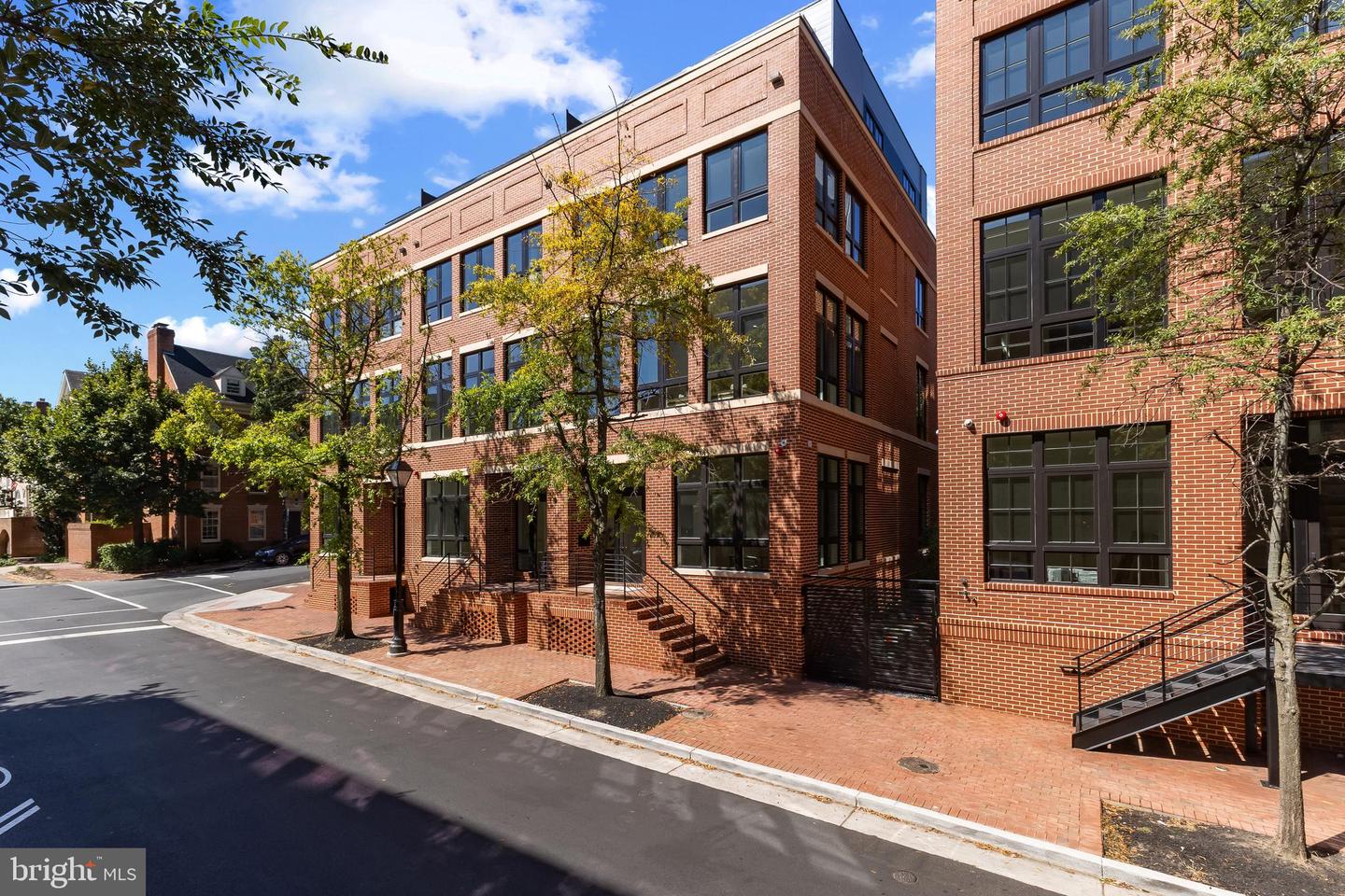 223 S UNION ST, ALEXANDRIA, Virginia 22314, 4 Bedrooms Bedrooms, 16 Rooms Rooms,4 BathroomsBathrooms,Residential,For sale,223 S UNION ST,VAAX2049196 MLS # VAAX2049196