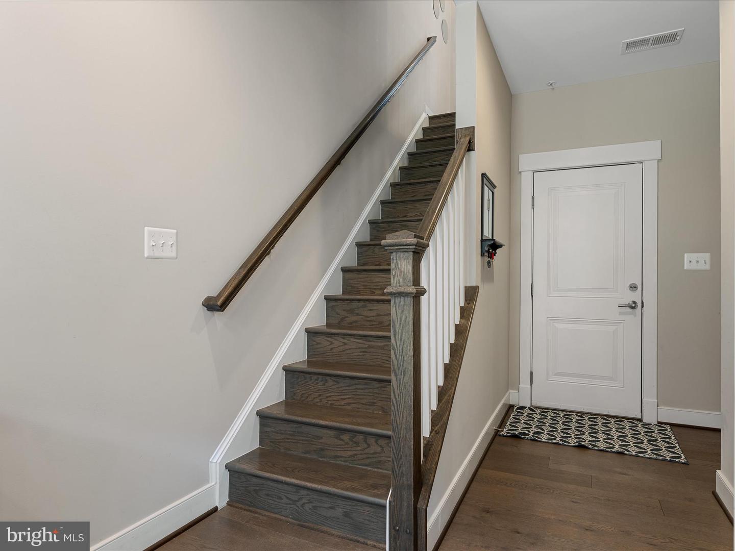 411 BICKSLER SQ SE, LEESBURG, Virginia 20175, 4 Bedrooms Bedrooms, ,3 BathroomsBathrooms,Residential,For sale,411 BICKSLER SQ SE,VALO2105936 MLS # VALO2105936