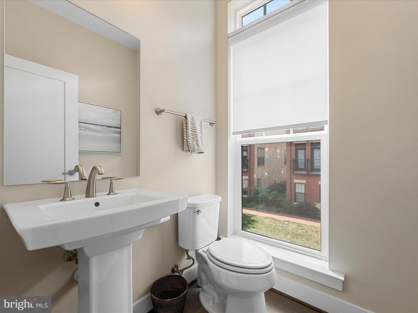 411 BICKSLER SQ SE, LEESBURG, Virginia 20175, 4 Bedrooms Bedrooms, ,3 BathroomsBathrooms,Residential,For sale,411 BICKSLER SQ SE,VALO2105936 MLS # VALO2105936