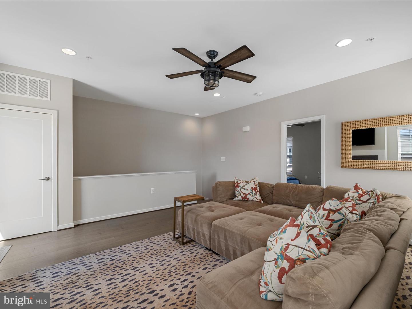 411 BICKSLER SQ SE, LEESBURG, Virginia 20175, 4 Bedrooms Bedrooms, ,3 BathroomsBathrooms,Residential,For sale,411 BICKSLER SQ SE,VALO2105936 MLS # VALO2105936