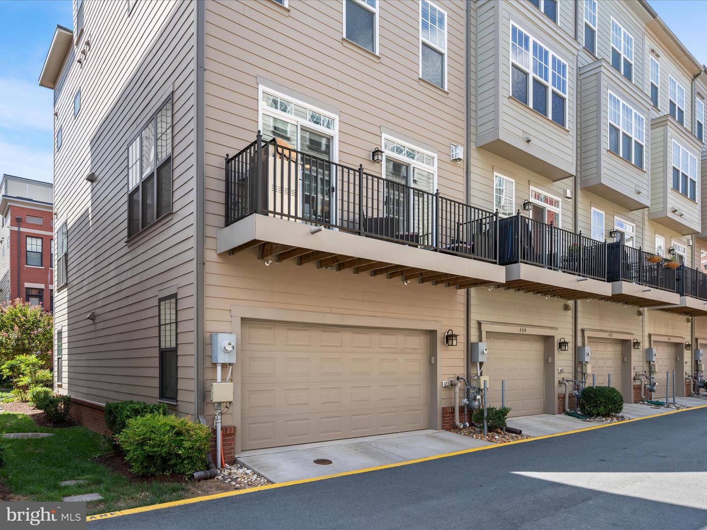 411 BICKSLER SQ SE, LEESBURG, Virginia 20175, 4 Bedrooms Bedrooms, ,3 BathroomsBathrooms,Residential,For sale,411 BICKSLER SQ SE,VALO2105936 MLS # VALO2105936