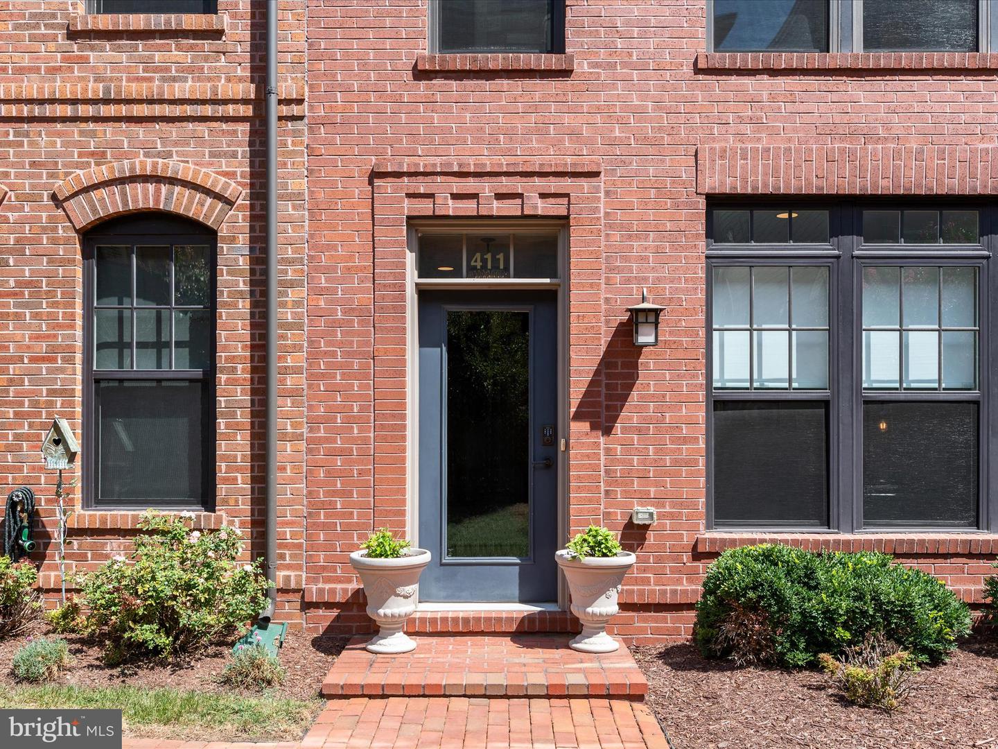 411 BICKSLER SQ SE, LEESBURG, Virginia 20175, 4 Bedrooms Bedrooms, ,3 BathroomsBathrooms,Residential,For sale,411 BICKSLER SQ SE,VALO2105936 MLS # VALO2105936