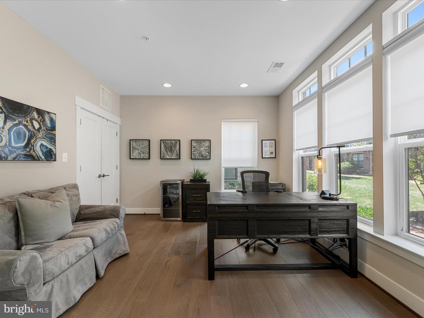 411 BICKSLER SQ SE, LEESBURG, Virginia 20175, 4 Bedrooms Bedrooms, ,3 BathroomsBathrooms,Residential,For sale,411 BICKSLER SQ SE,VALO2105936 MLS # VALO2105936