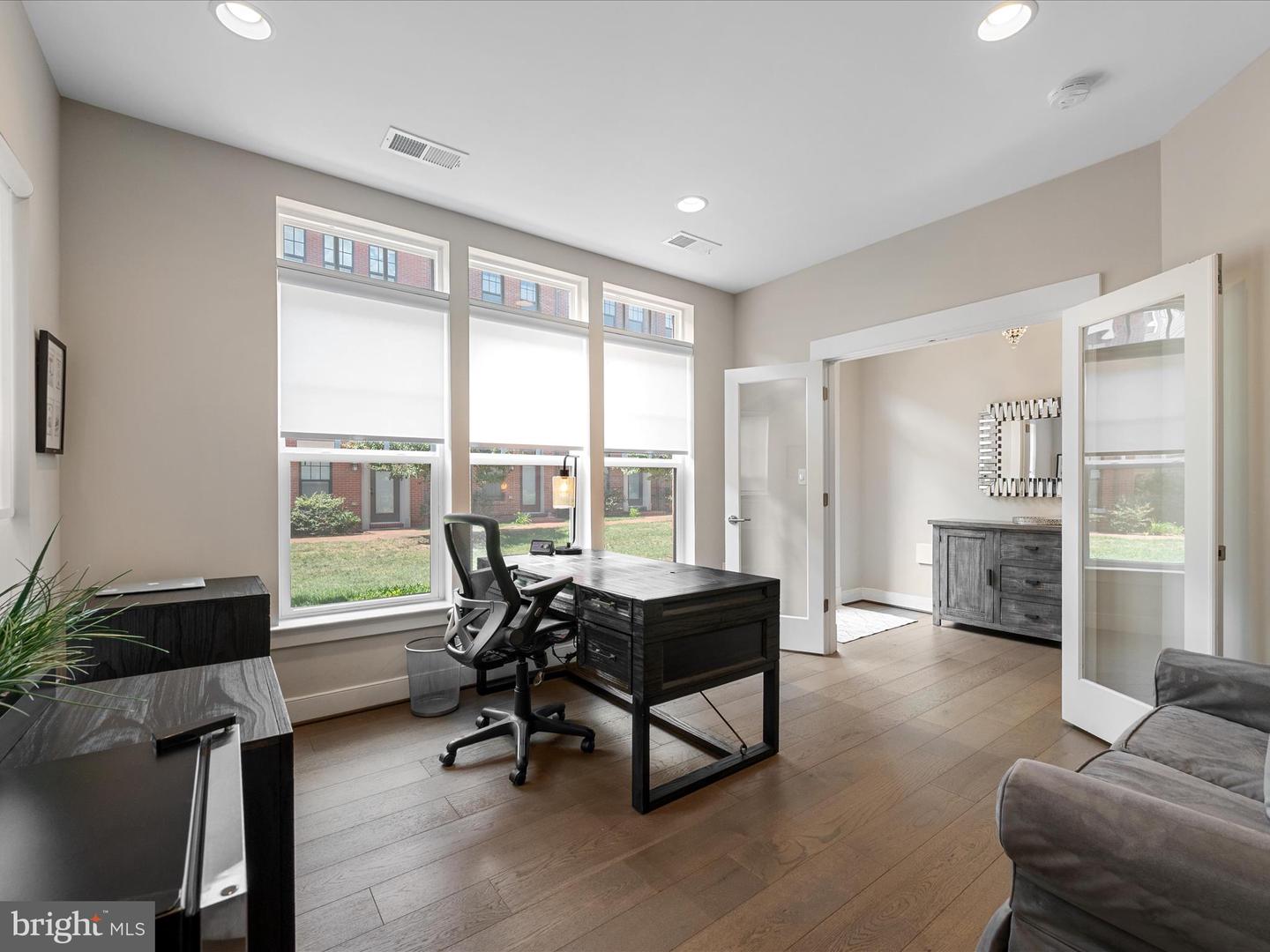 411 BICKSLER SQ SE, LEESBURG, Virginia 20175, 4 Bedrooms Bedrooms, ,3 BathroomsBathrooms,Residential,For sale,411 BICKSLER SQ SE,VALO2105936 MLS # VALO2105936