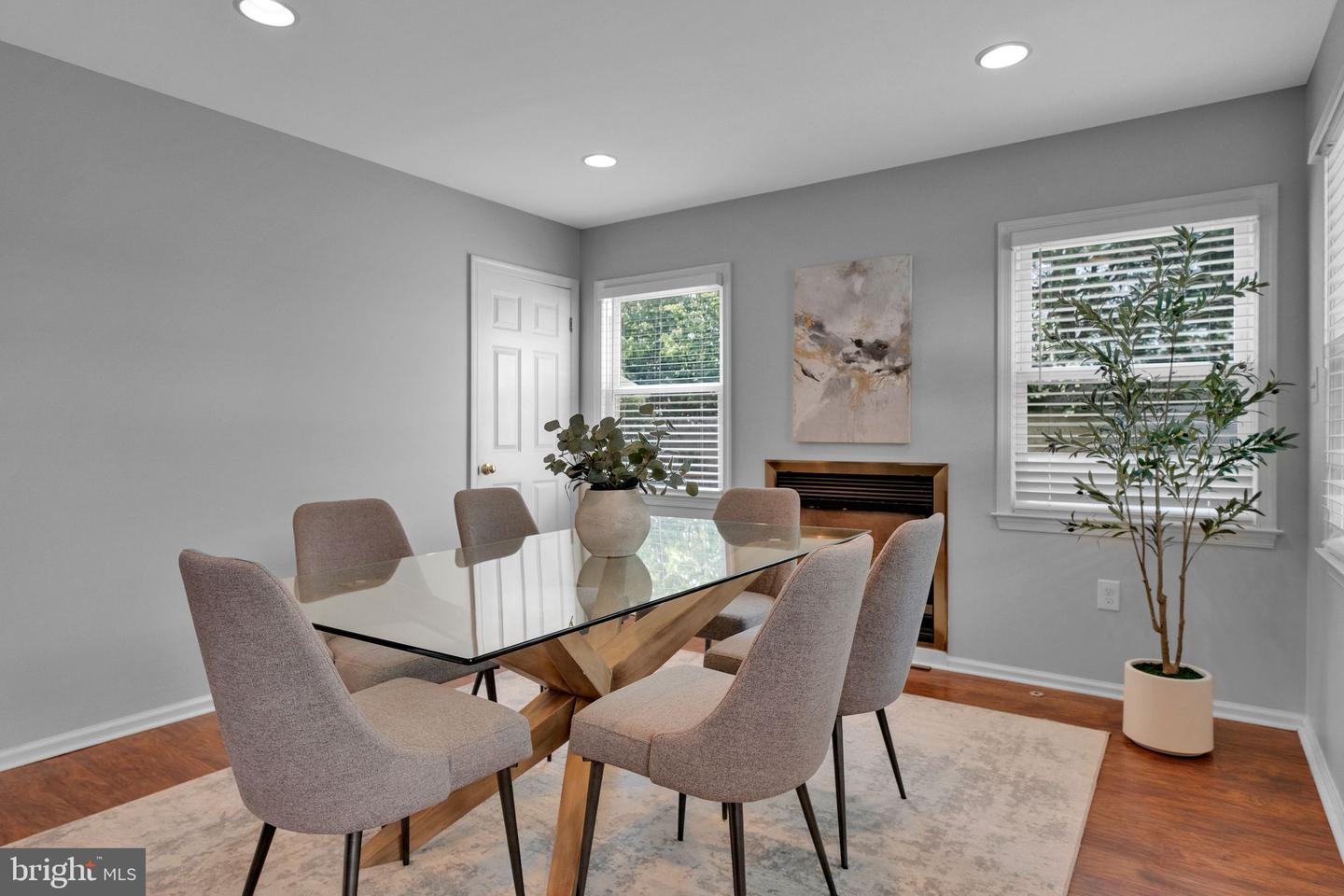5402 S 12TH ST S, ARLINGTON, Virginia 22204, 5 Bedrooms Bedrooms, ,2 BathroomsBathrooms,Residential,For sale,5402 S 12TH ST S,VAFX2264108 MLS # VAFX2264108