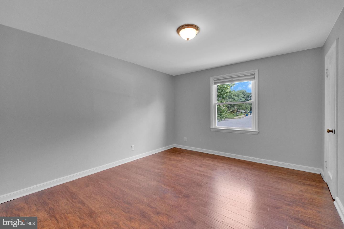5402 S 12TH ST S, ARLINGTON, Virginia 22204, 5 Bedrooms Bedrooms, ,2 BathroomsBathrooms,Residential,For sale,5402 S 12TH ST S,VAFX2264108 MLS # VAFX2264108