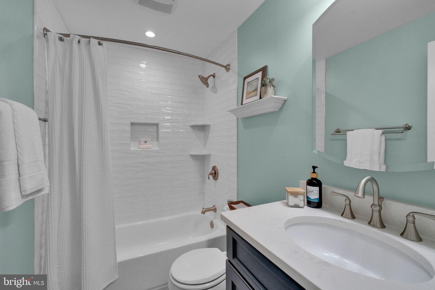 5402 S 12TH ST S, ARLINGTON, Virginia 22204, 5 Bedrooms Bedrooms, ,2 BathroomsBathrooms,Residential,For sale,5402 S 12TH ST S,VAFX2264108 MLS # VAFX2264108