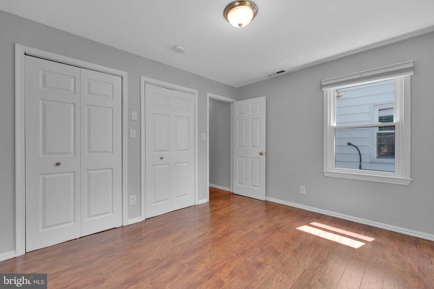 5402 S 12TH ST S, ARLINGTON, Virginia 22204, 5 Bedrooms Bedrooms, ,2 BathroomsBathrooms,Residential,For sale,5402 S 12TH ST S,VAFX2264108 MLS # VAFX2264108
