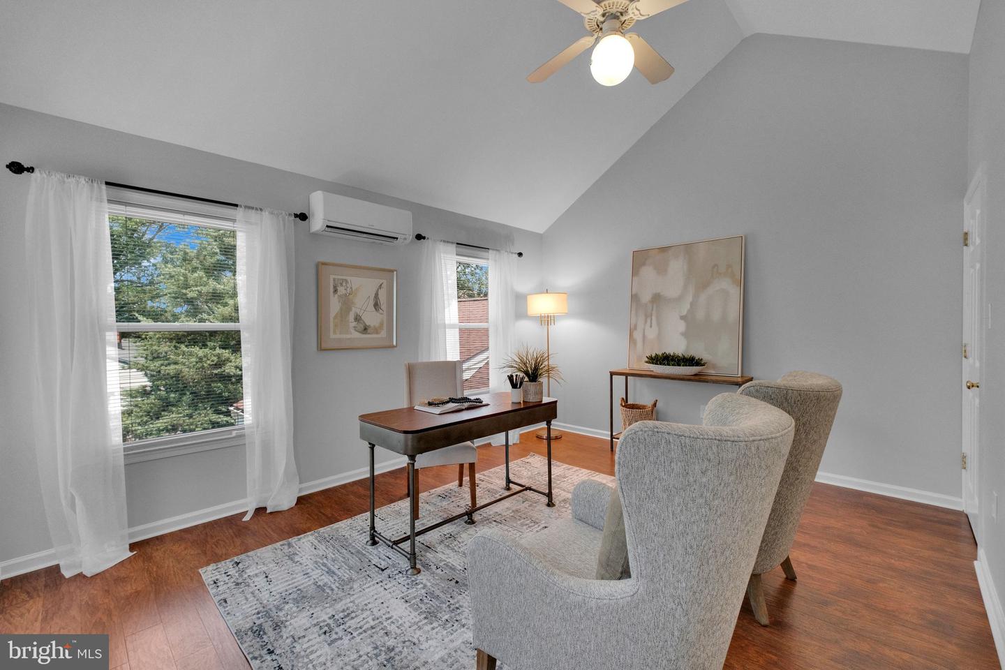 5402 S 12TH ST S, ARLINGTON, Virginia 22204, 5 Bedrooms Bedrooms, ,2 BathroomsBathrooms,Residential,For sale,5402 S 12TH ST S,VAFX2264108 MLS # VAFX2264108
