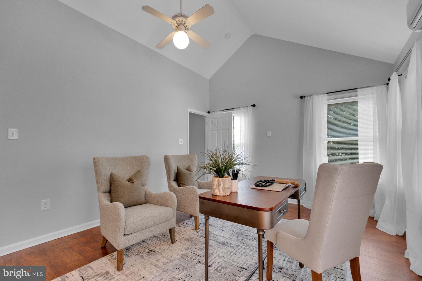 5402 S 12TH ST S, ARLINGTON, Virginia 22204, 5 Bedrooms Bedrooms, ,2 BathroomsBathrooms,Residential,For sale,5402 S 12TH ST S,VAFX2264108 MLS # VAFX2264108
