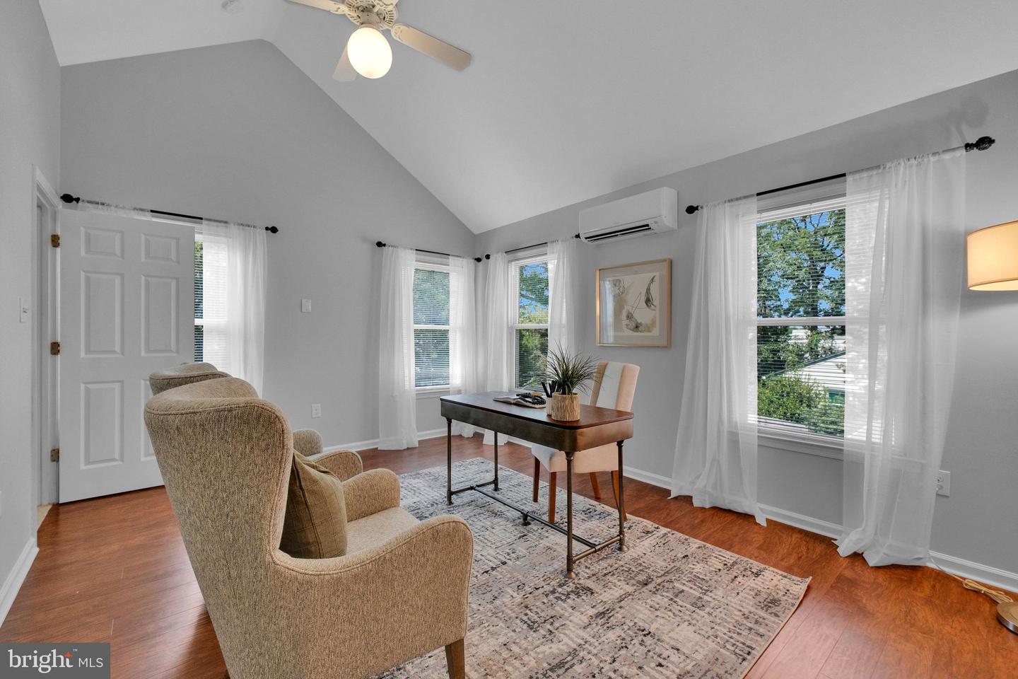 5402 S 12TH ST S, ARLINGTON, Virginia 22204, 5 Bedrooms Bedrooms, ,2 BathroomsBathrooms,Residential,For sale,5402 S 12TH ST S,VAFX2264108 MLS # VAFX2264108
