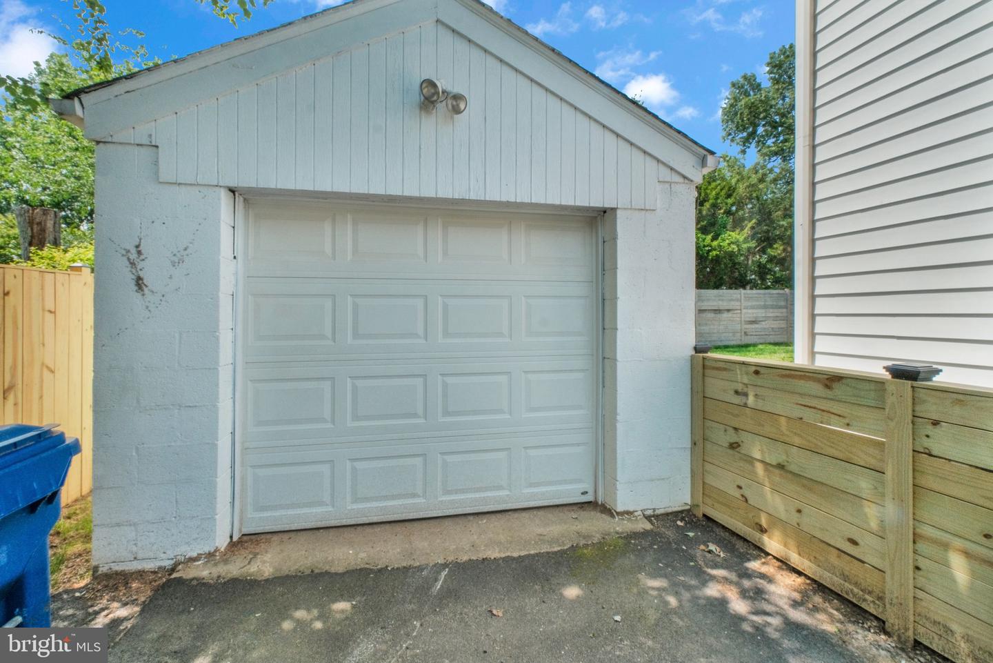 5402 S 12TH ST S, ARLINGTON, Virginia 22204, 5 Bedrooms Bedrooms, ,2 BathroomsBathrooms,Residential,For sale,5402 S 12TH ST S,VAFX2264108 MLS # VAFX2264108
