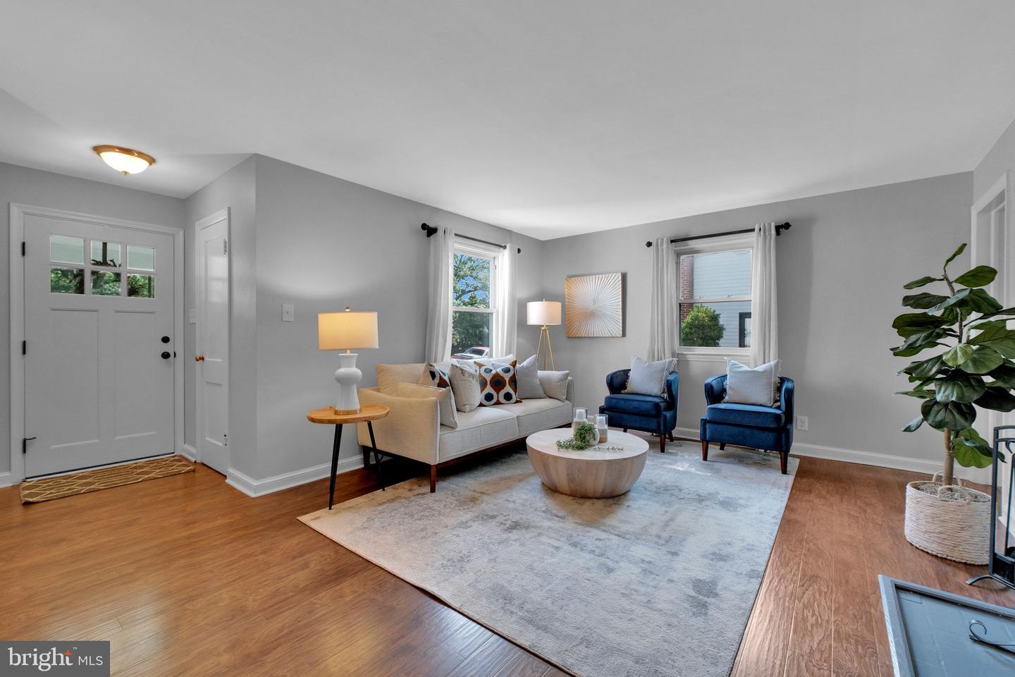 5402 S 12TH ST S, ARLINGTON, Virginia 22204, 5 Bedrooms Bedrooms, ,2 BathroomsBathrooms,Residential,For sale,5402 S 12TH ST S,VAFX2264108 MLS # VAFX2264108