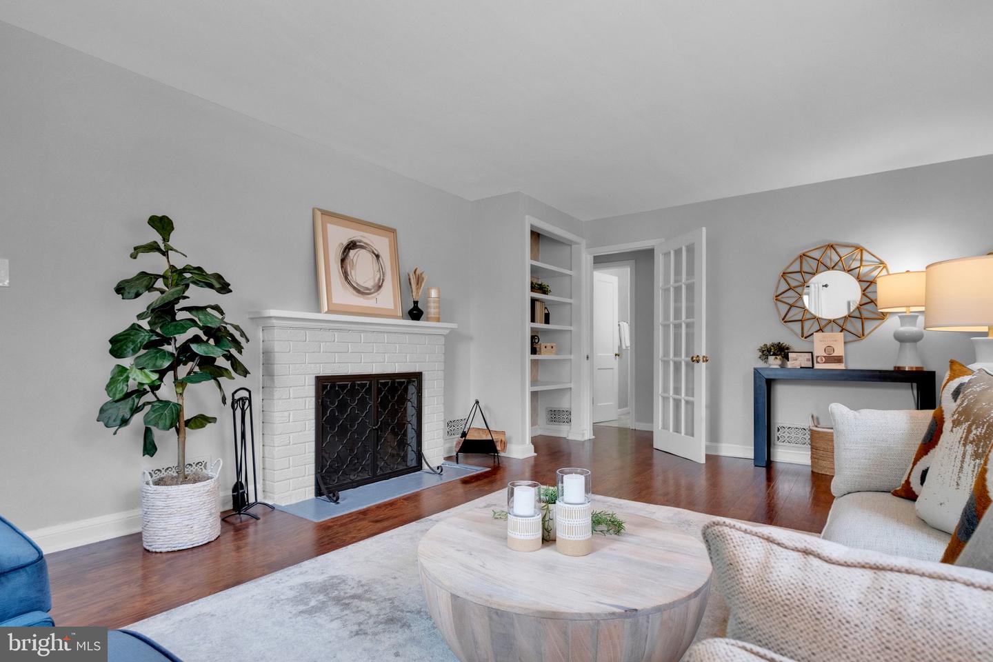 5402 S 12TH ST S, ARLINGTON, Virginia 22204, 5 Bedrooms Bedrooms, ,2 BathroomsBathrooms,Residential,For sale,5402 S 12TH ST S,VAFX2264108 MLS # VAFX2264108