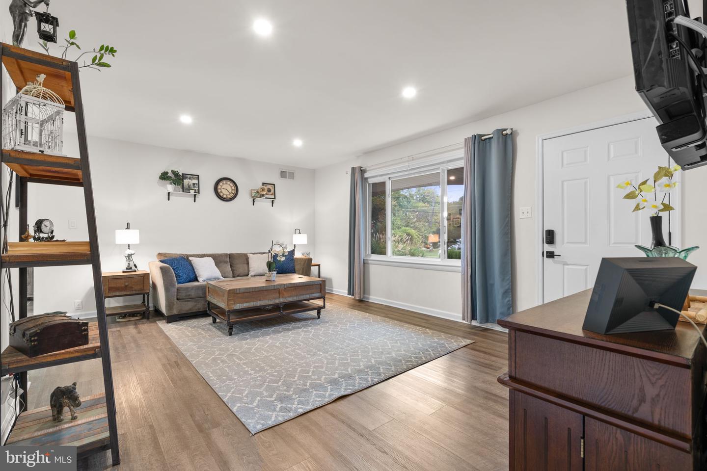 4821 LAWRENCE ST, ALEXANDRIA, Virginia 22309, 4 Bedrooms Bedrooms, ,1 BathroomBathrooms,Residential,For sale,4821 LAWRENCE ST,VAFX2264488 MLS # VAFX2264488