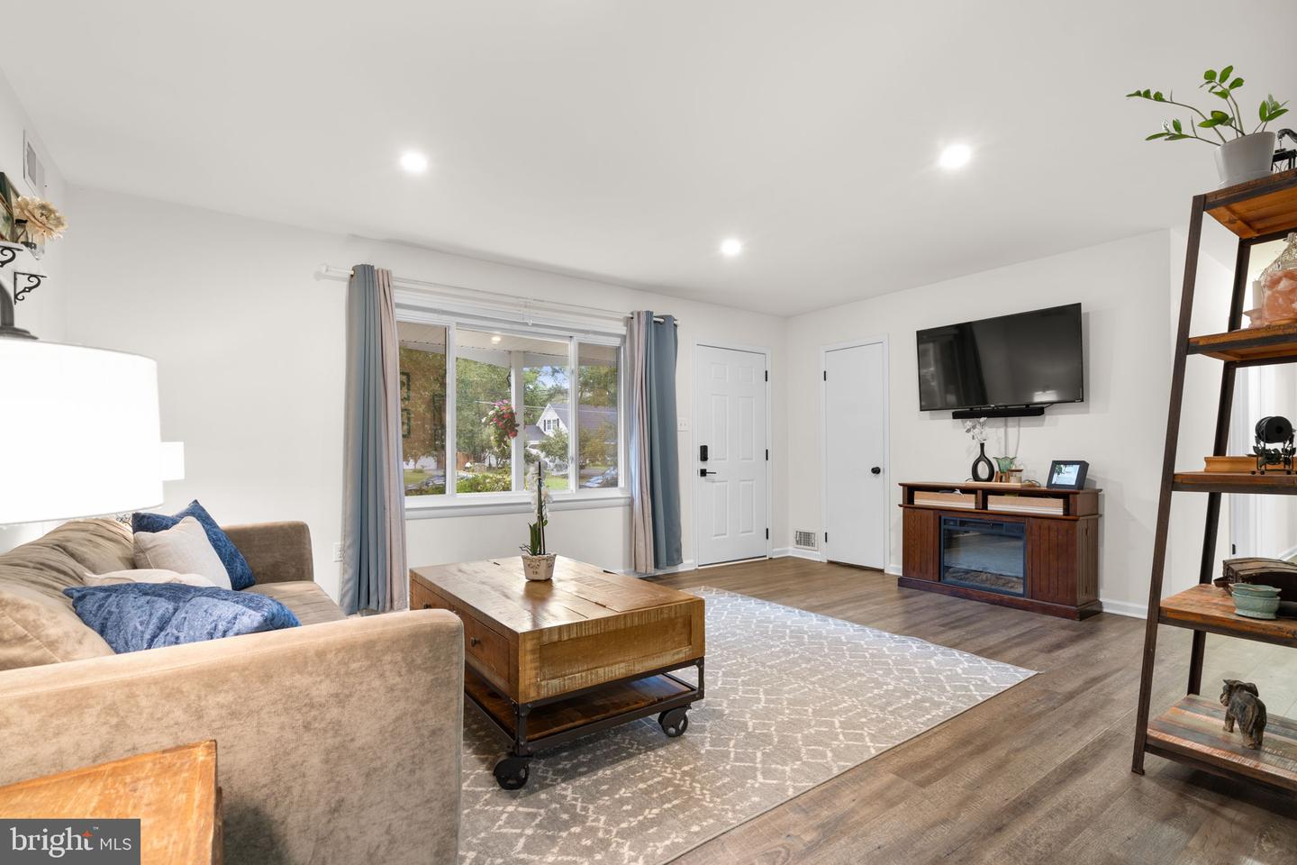 4821 LAWRENCE ST, ALEXANDRIA, Virginia 22309, 4 Bedrooms Bedrooms, ,1 BathroomBathrooms,Residential,For sale,4821 LAWRENCE ST,VAFX2264488 MLS # VAFX2264488