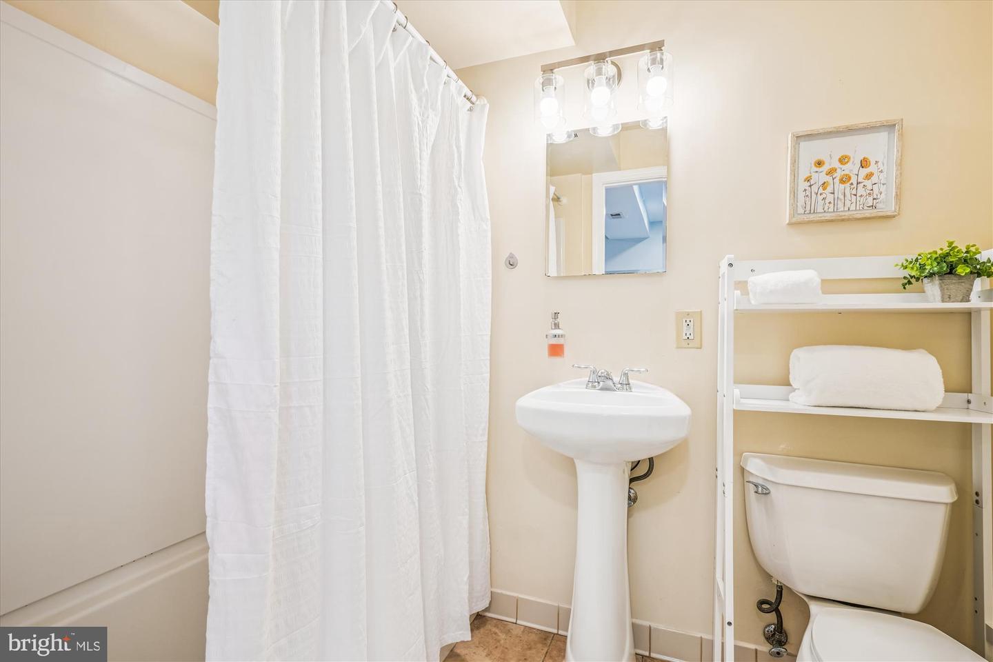 4500 PICOT RD, ALEXANDRIA, Virginia 22310, 4 Bedrooms Bedrooms, ,2 BathroomsBathrooms,Residential,For sale,4500 PICOT RD,VAFX2264350 MLS # VAFX2264350