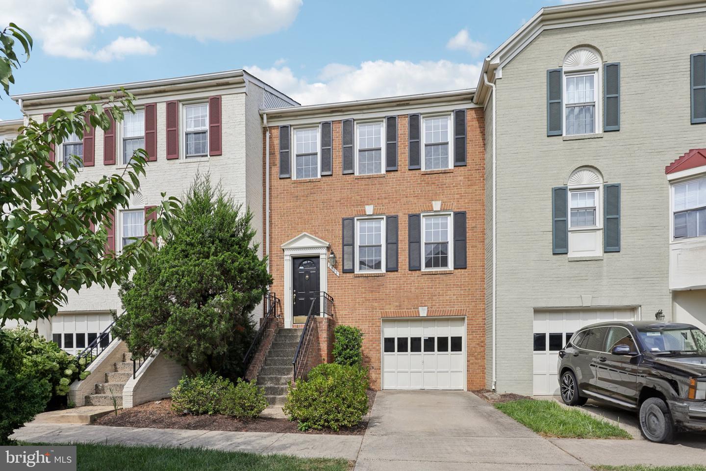 2012 PIERIS CT, VIENNA, Virginia 22182, 3 Bedrooms Bedrooms, ,2 BathroomsBathrooms,Residential,For sale,2012 PIERIS CT,VAFX2264516 MLS # VAFX2264516
