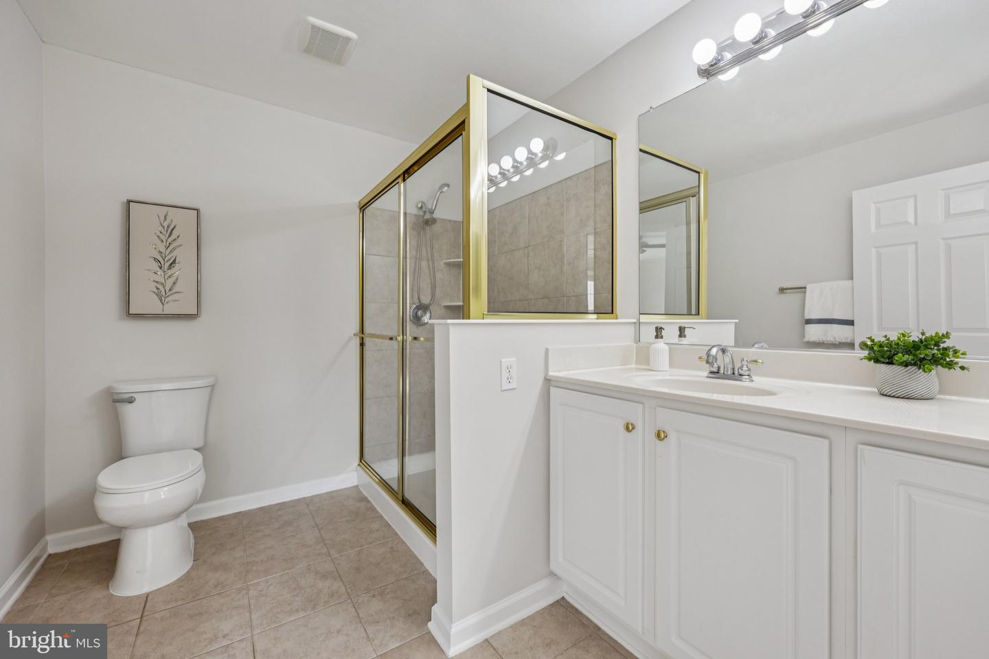 2012 PIERIS CT, VIENNA, Virginia 22182, 3 Bedrooms Bedrooms, ,2 BathroomsBathrooms,Residential,For sale,2012 PIERIS CT,VAFX2264516 MLS # VAFX2264516