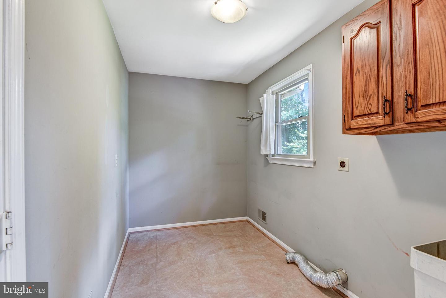 9710 DOULTON CT, FAIRFAX, Virginia 22032, 4 Bedrooms Bedrooms, ,2 BathroomsBathrooms,Residential,For sale,9710 DOULTON CT,VAFX2264572 MLS # VAFX2264572