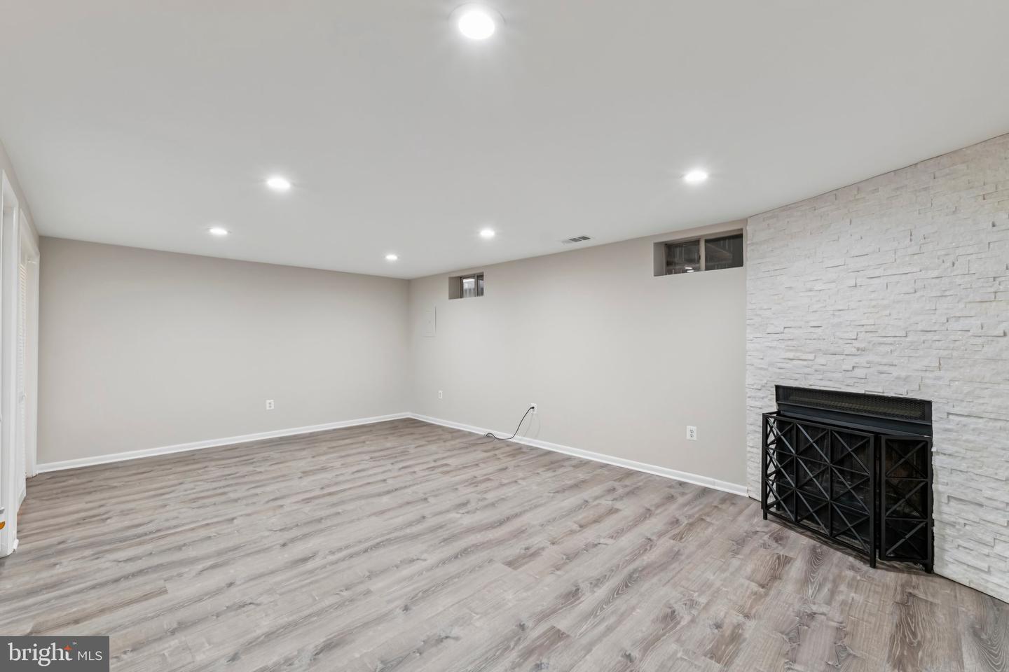 3077 SOUTHERN ELM CT, FAIRFAX, Virginia 22031, 3 Bedrooms Bedrooms, ,3 BathroomsBathrooms,Residential,For sale,3077 SOUTHERN ELM CT,VAFX2264596 MLS # VAFX2264596