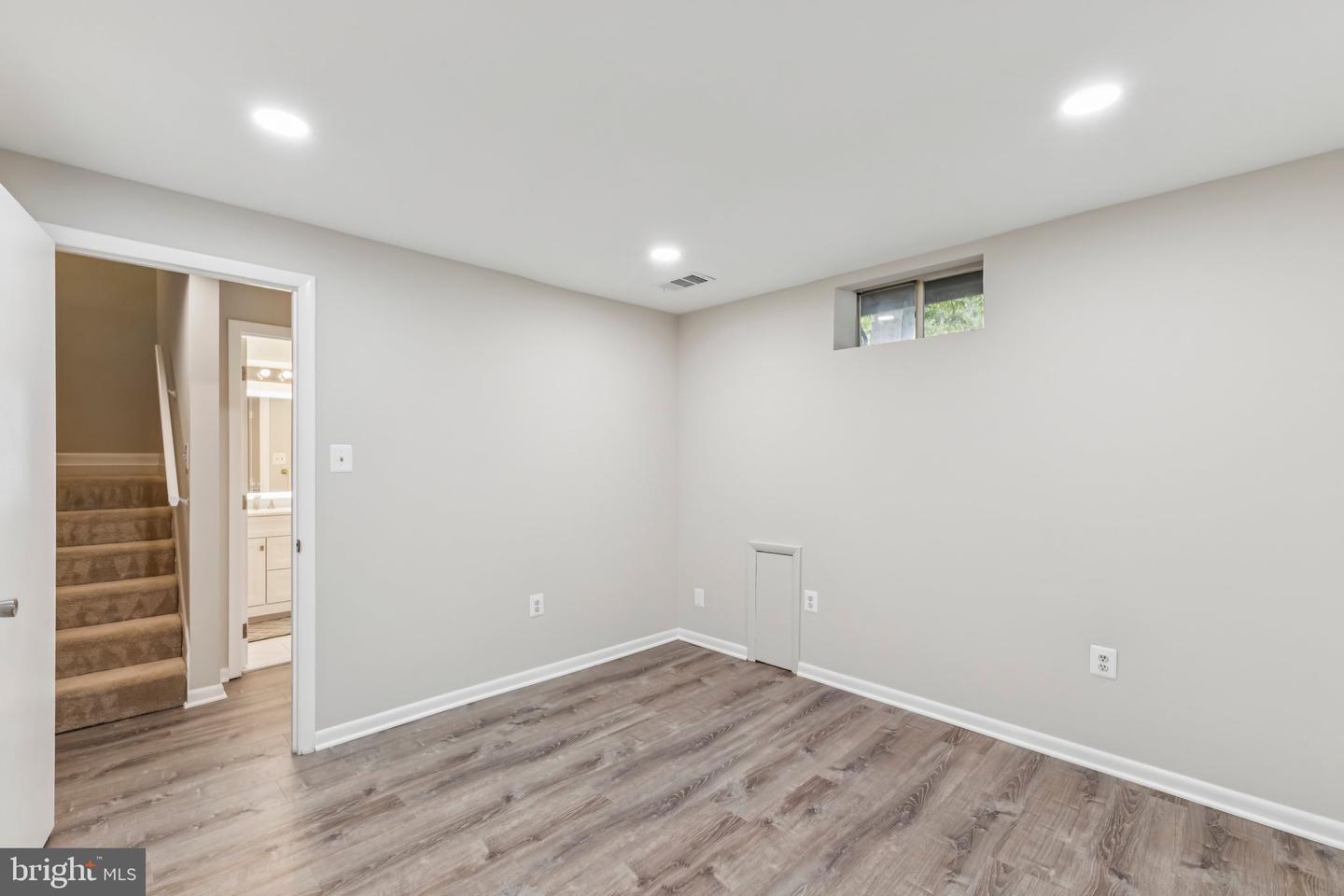 3077 SOUTHERN ELM CT, FAIRFAX, Virginia 22031, 3 Bedrooms Bedrooms, ,3 BathroomsBathrooms,Residential,For sale,3077 SOUTHERN ELM CT,VAFX2264596 MLS # VAFX2264596