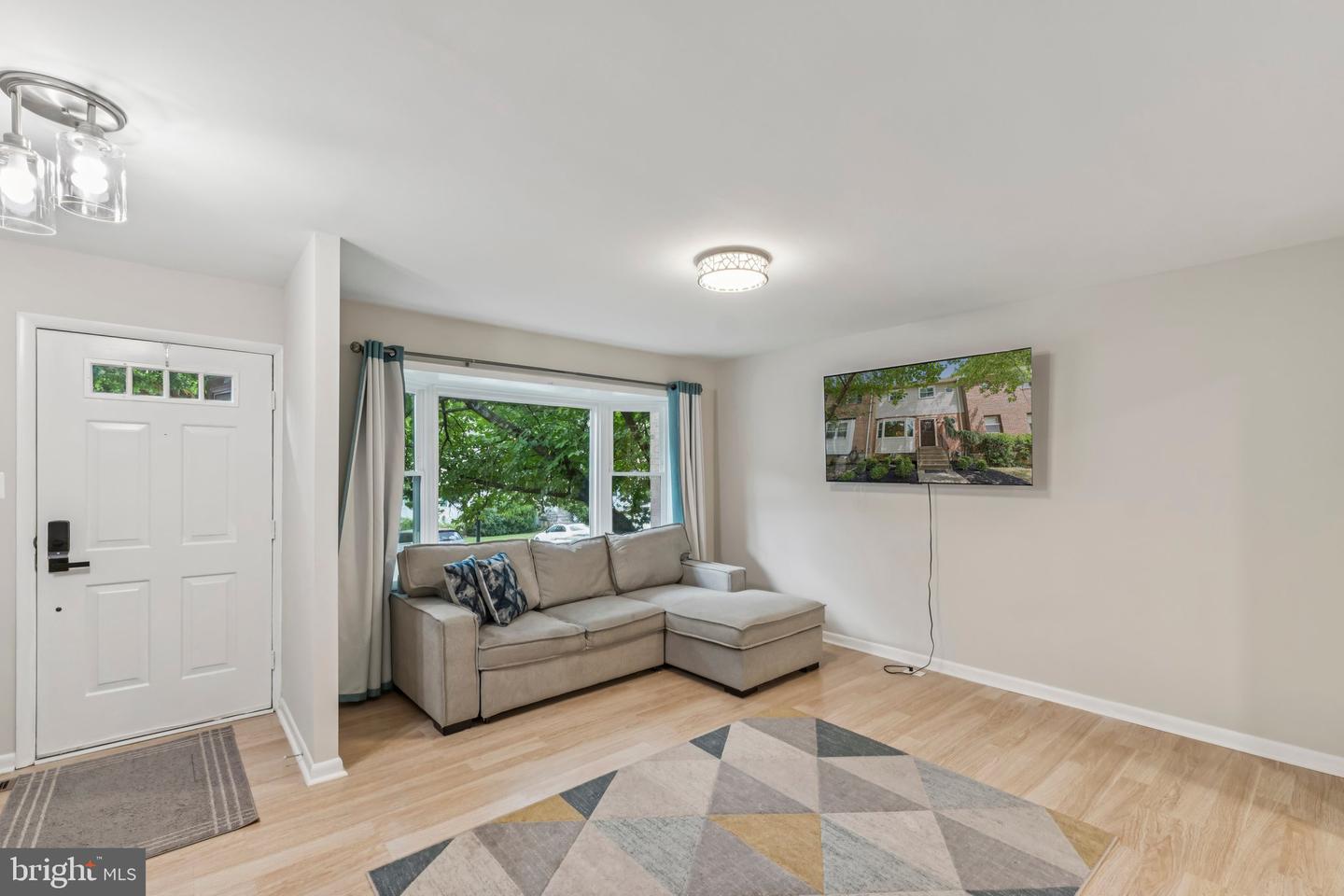 3077 SOUTHERN ELM CT, FAIRFAX, Virginia 22031, 3 Bedrooms Bedrooms, ,3 BathroomsBathrooms,Residential,For sale,3077 SOUTHERN ELM CT,VAFX2264596 MLS # VAFX2264596