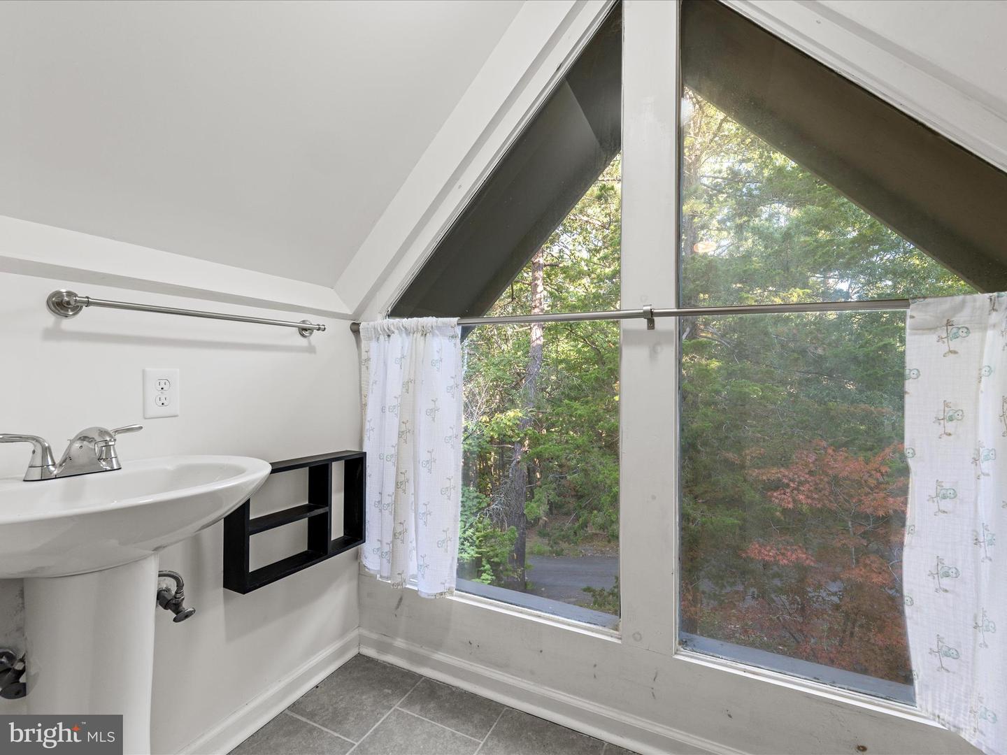 21 RINGNECK CT, BASYE, Virginia 22810, 3 Bedrooms Bedrooms, ,3 BathroomsBathrooms,Residential,For sale,21 RINGNECK CT,VASH2012414 MLS # VASH2012414